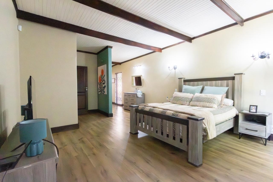 5 Bedroom Property for Sale in Protea Park North West